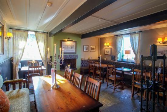 Bayley Arms Hotel Hurst Green  Exterior foto