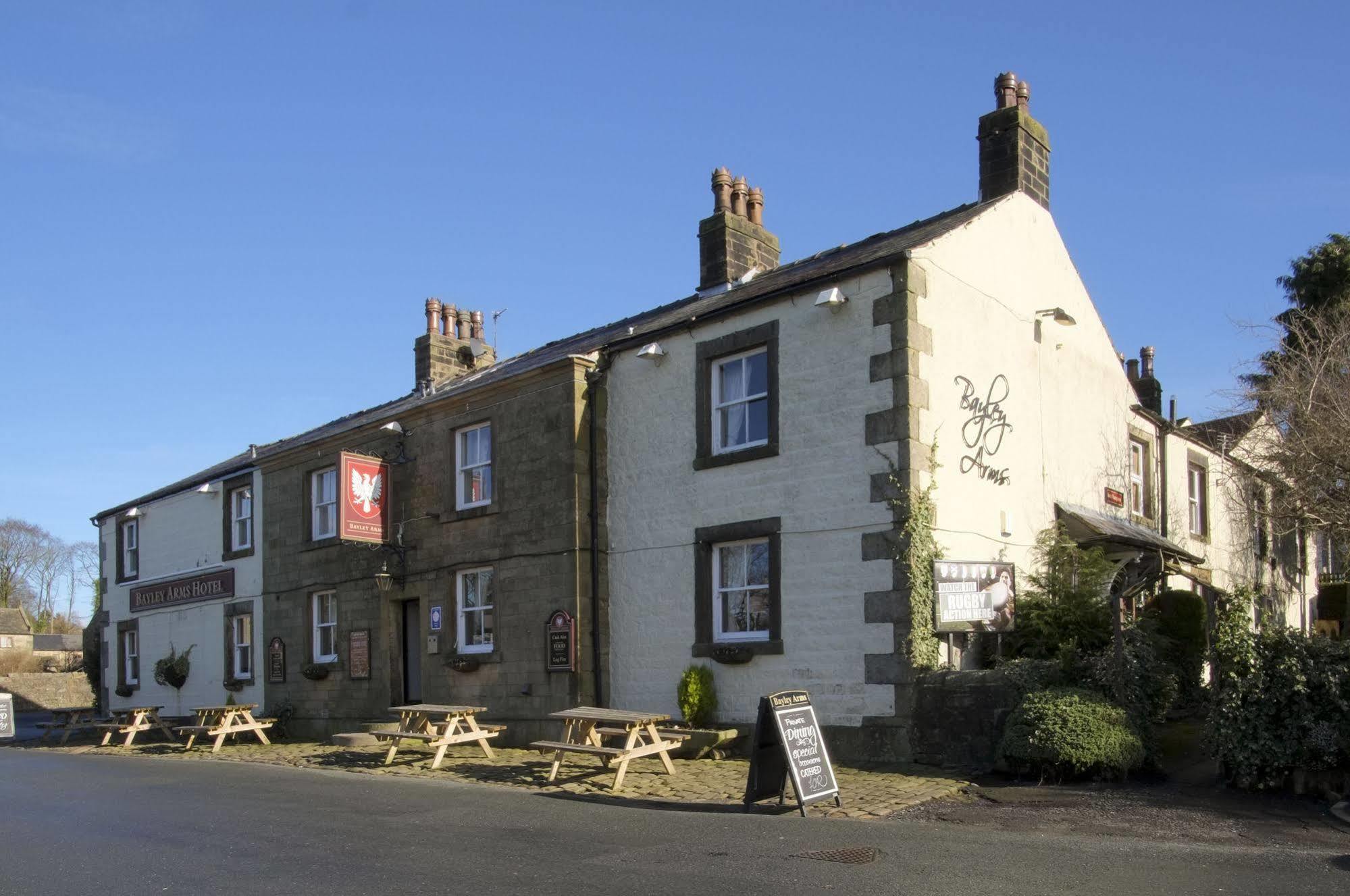 Bayley Arms Hotel Hurst Green  Exterior foto